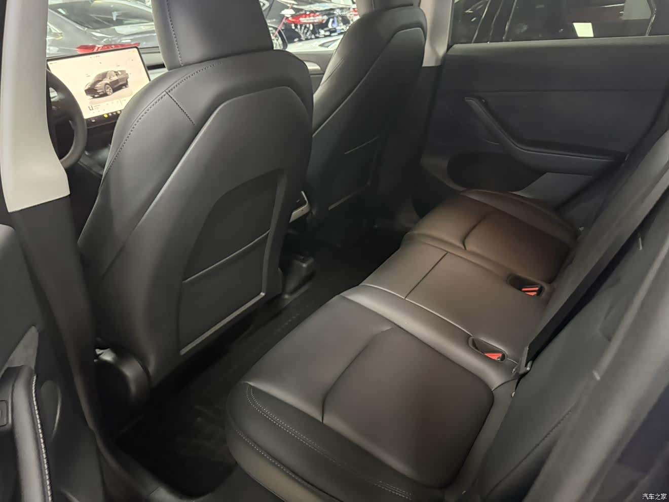 Tesla Model Y, 2024 6