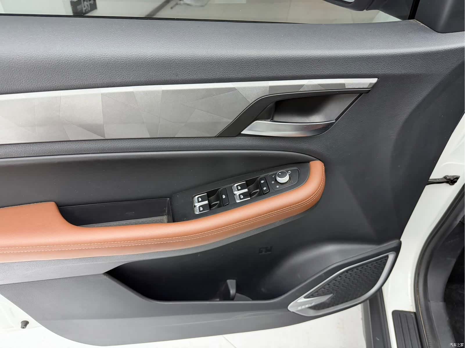 Geely X6, 2022 11