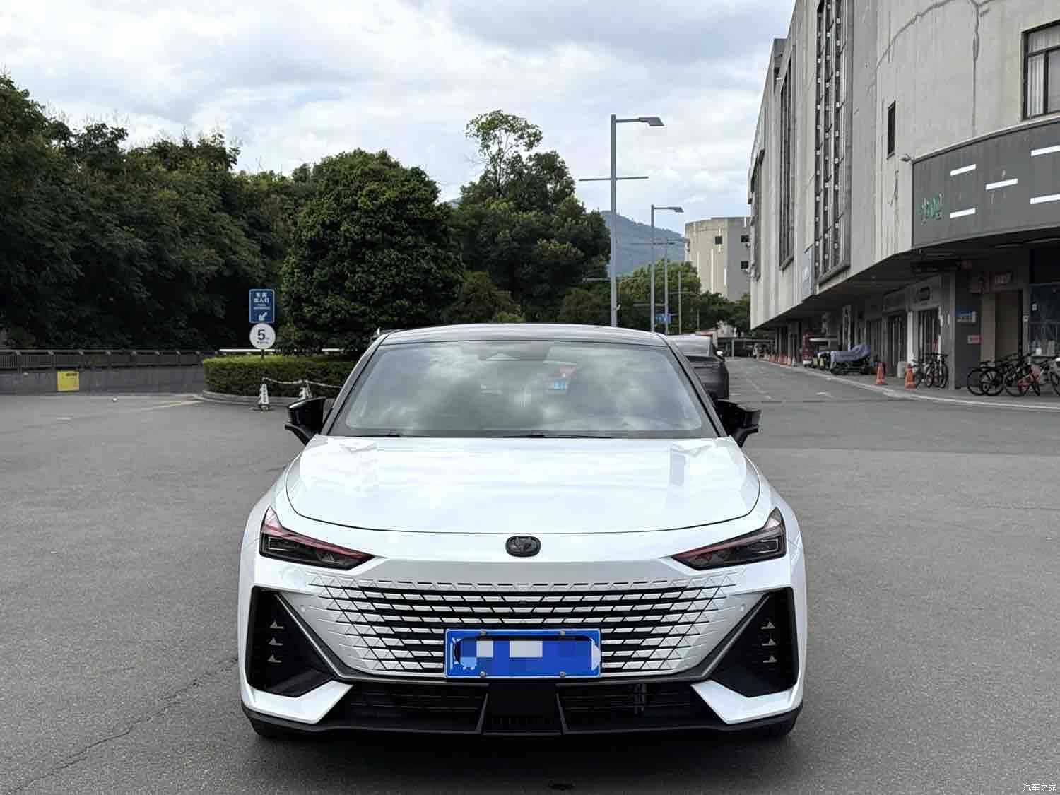 Changan UNI-V, 2025 2