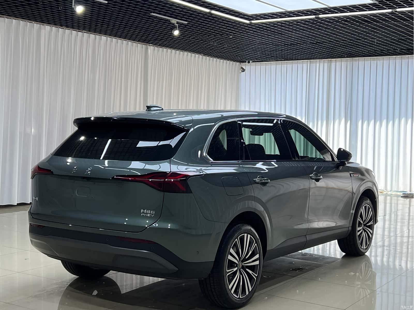 Hongqi HS6, 2026 4