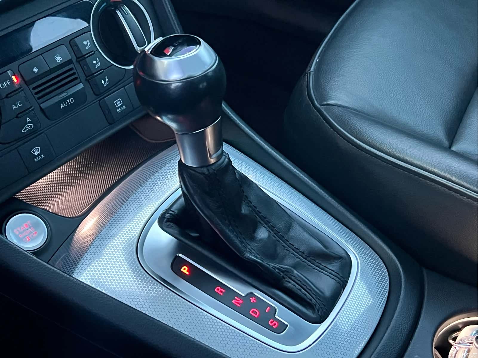 Audi Q3, 2016 14