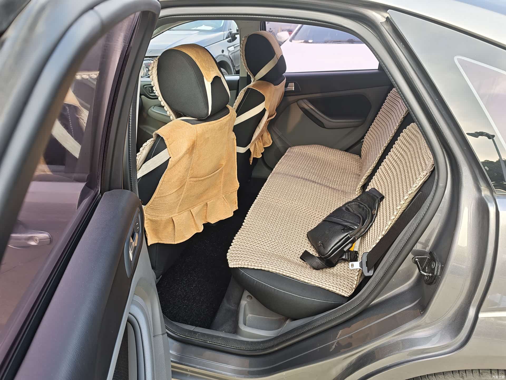 Ford Focus, 2013 6
