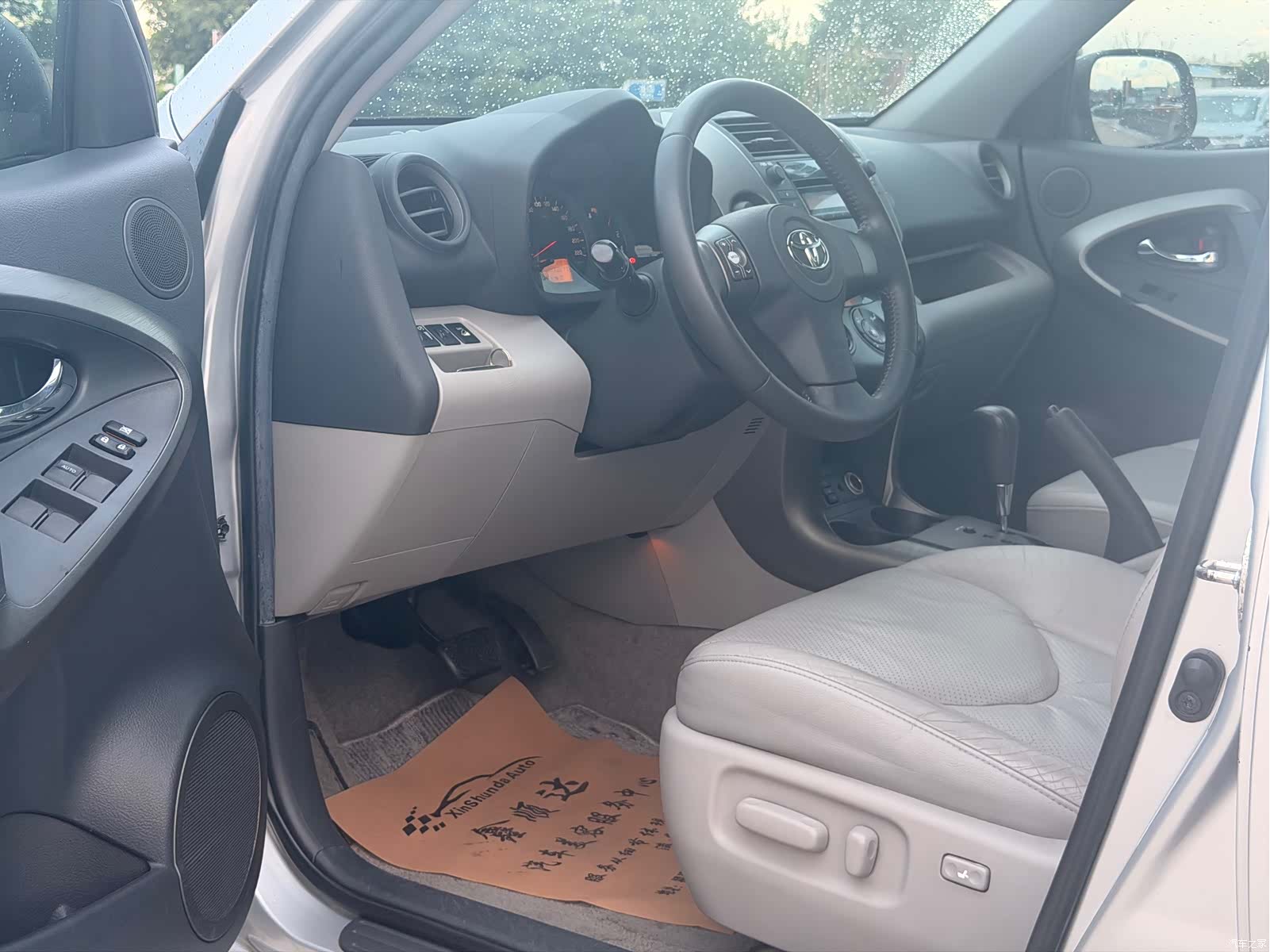 Toyota RAV4, 2009 все фото