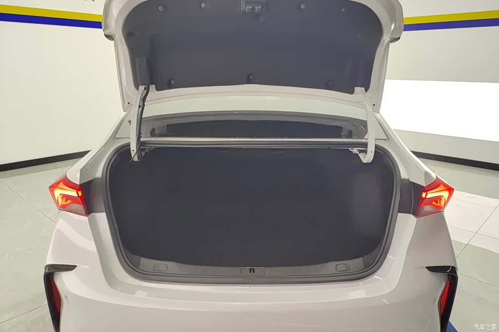 Buick Verano, 2021 4