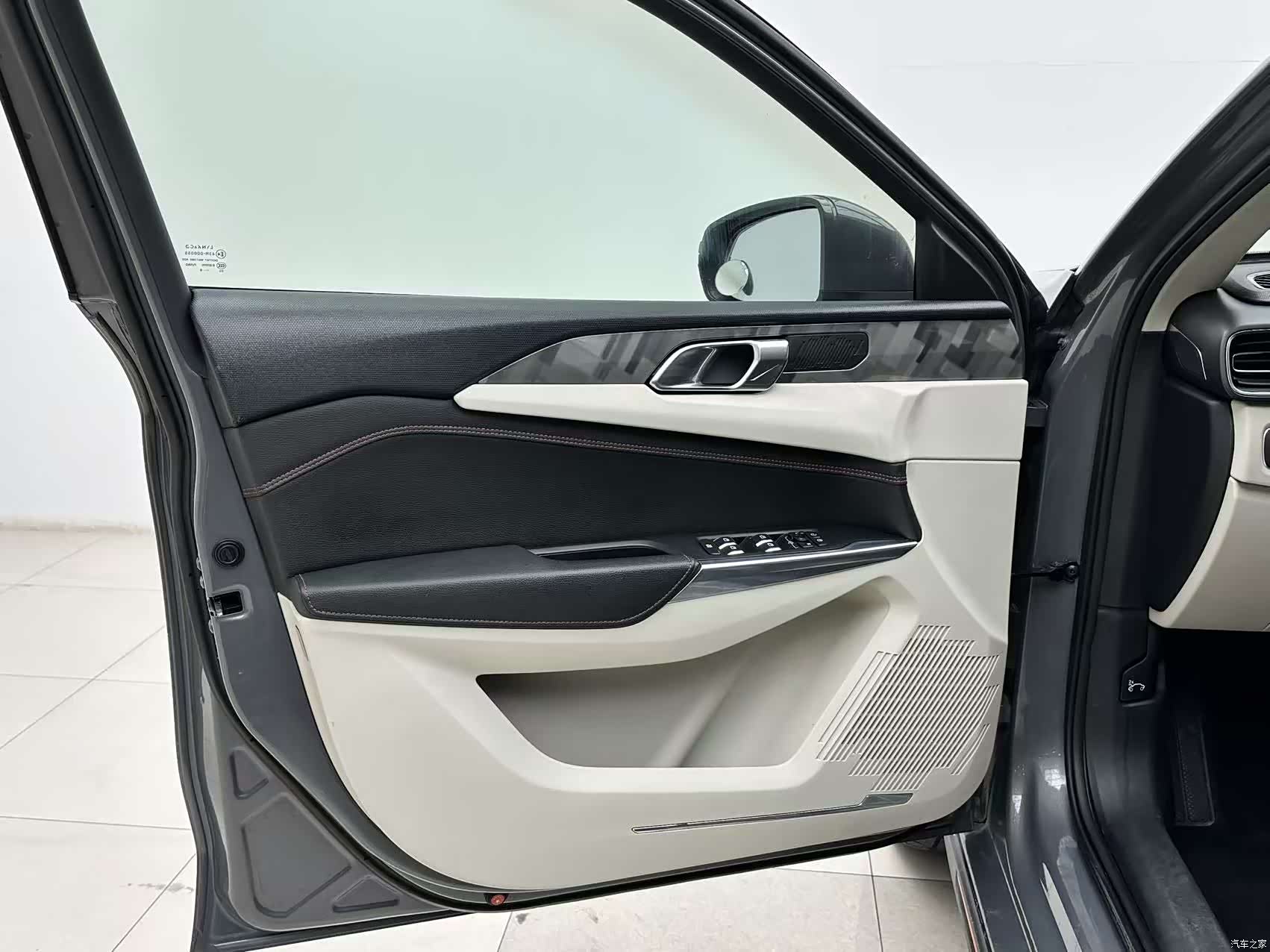Lynk & Co 01, 2019 все фото
