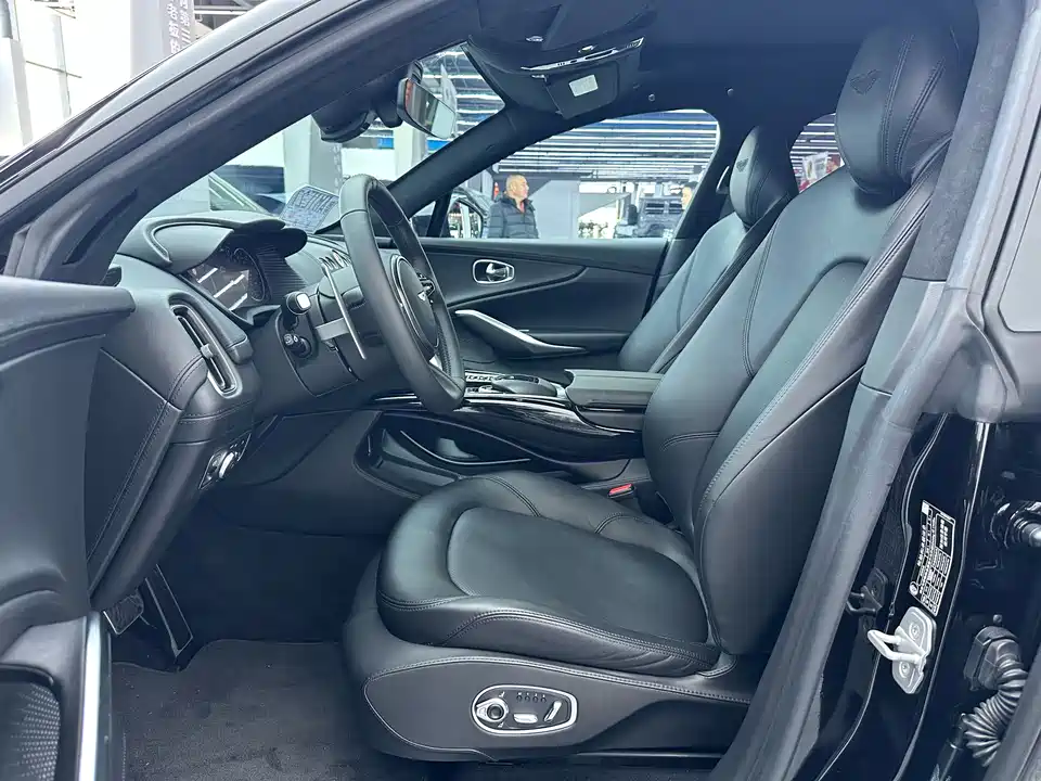 Aston Martin DBX Aston Martin DBX
