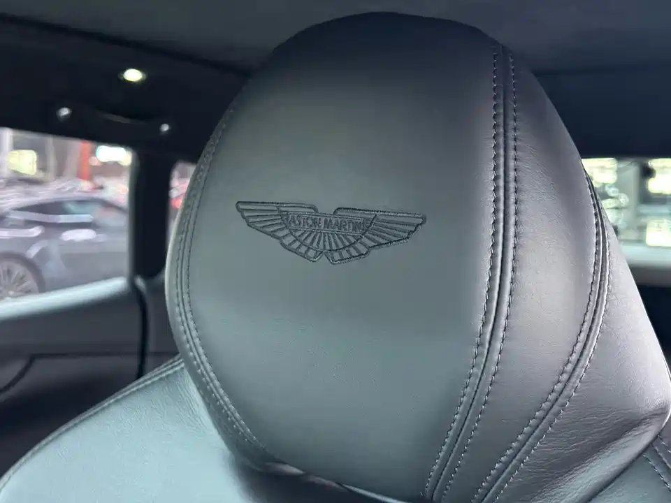 Aston Martin DBX Aston Martin DBX