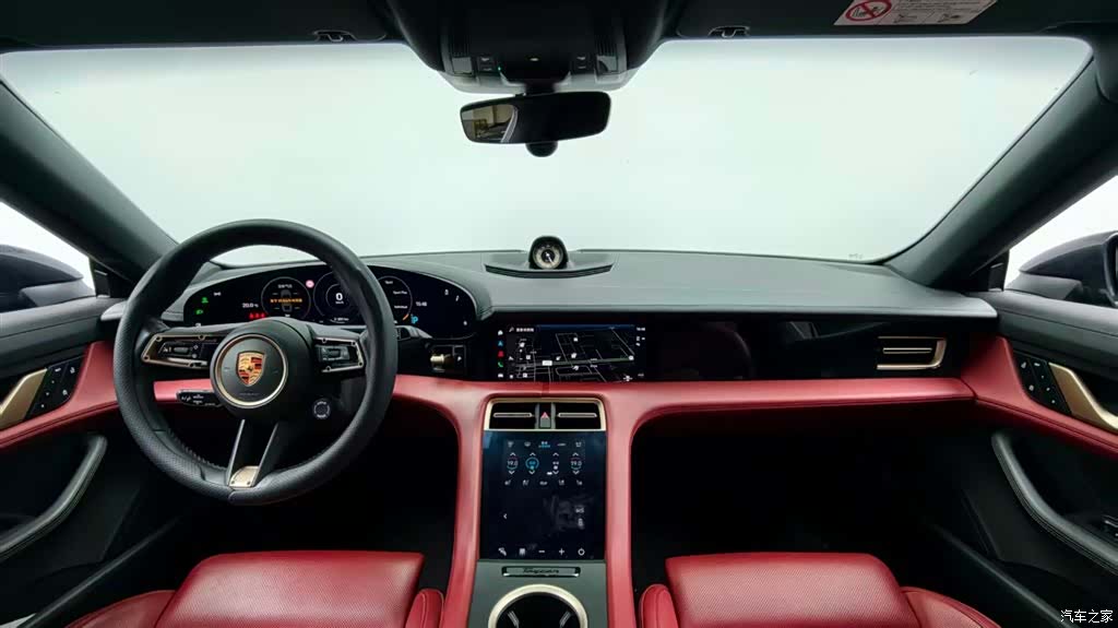 Porsche Taycan, 2023 10