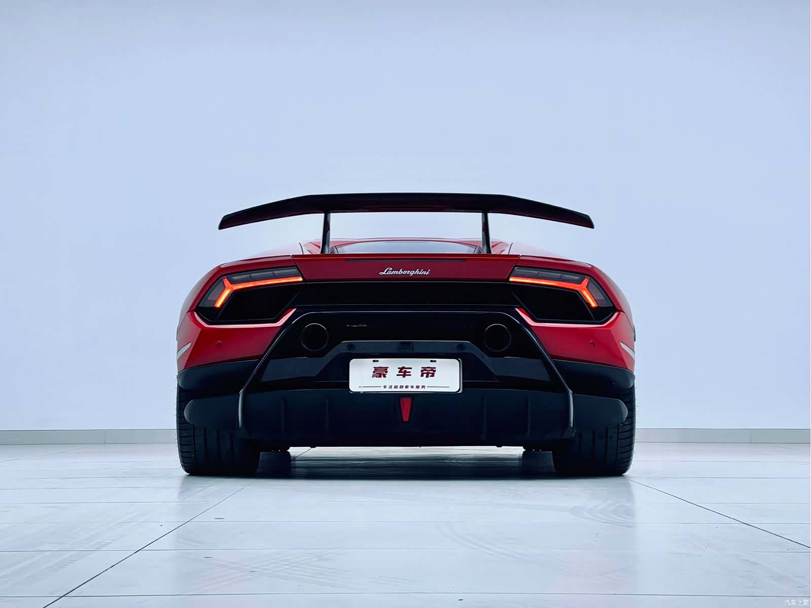 Lamborghini Huracán, 2019 все фото