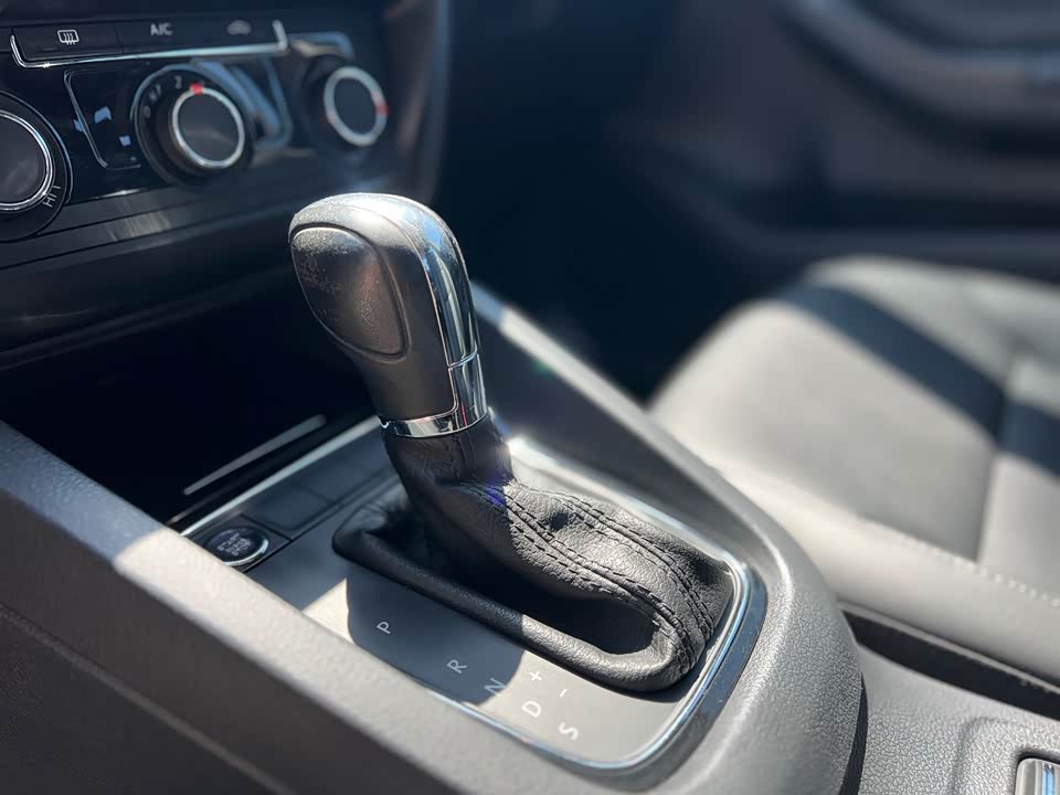 Volkswagen Sagitar Volkswagen Sagitar
