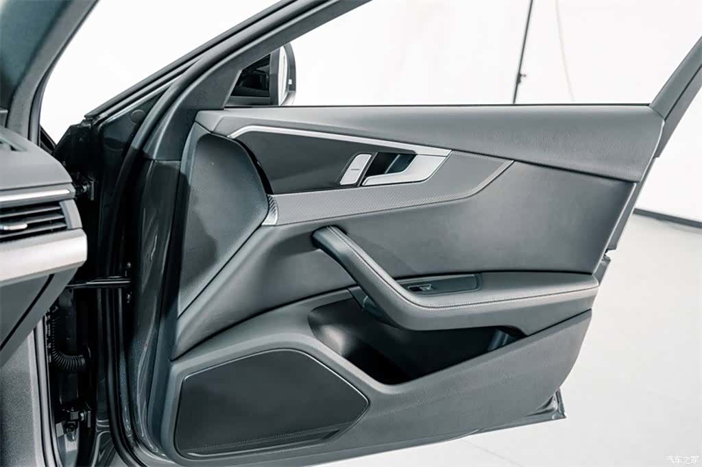 Audi A4L, 2024 13