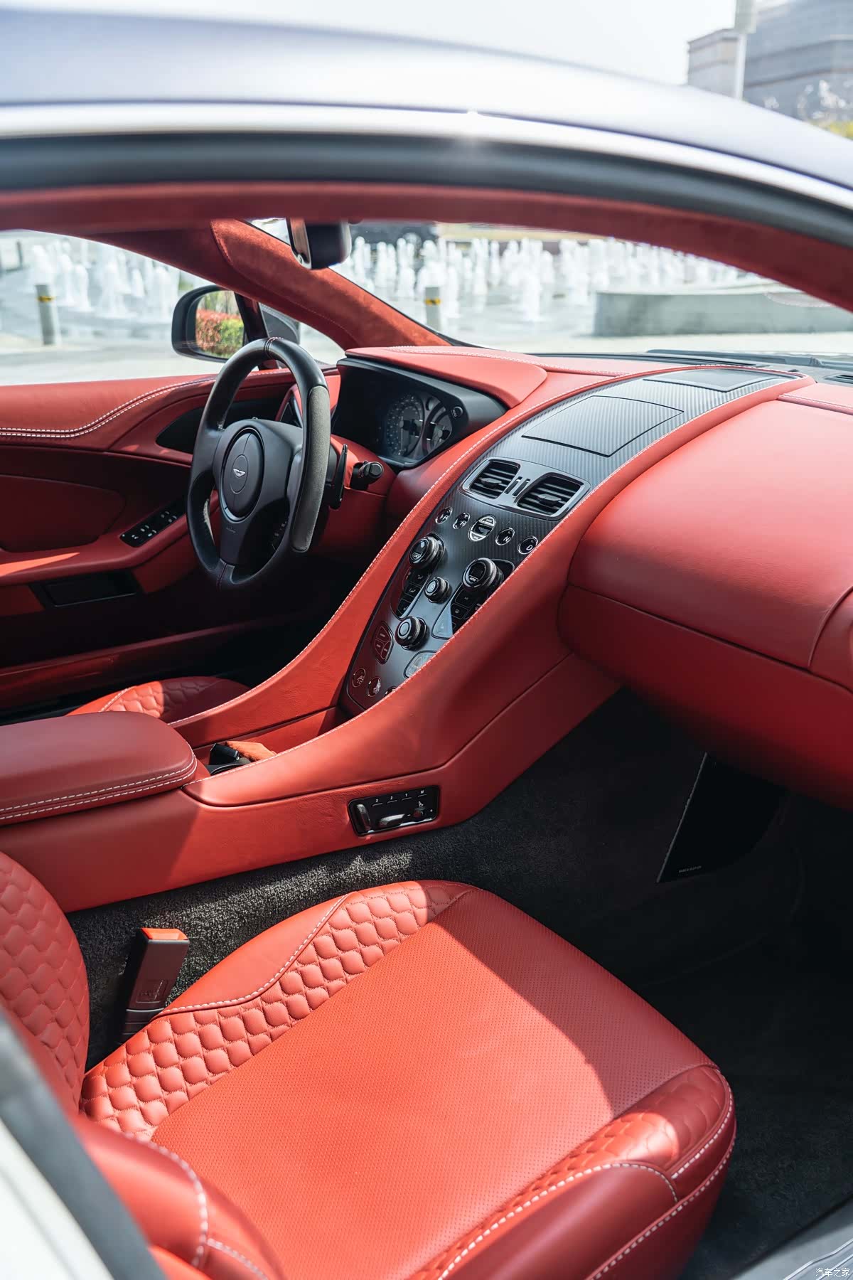 Aston Martin Vanquish, 2013 24