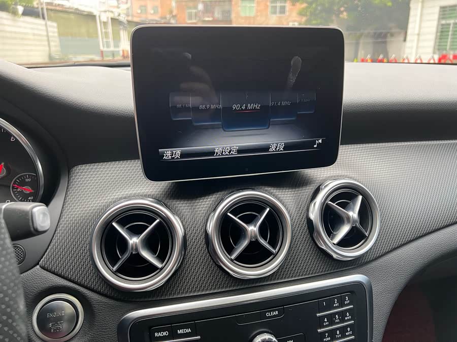 Mercedes-Benz GLA 2018, фото 14