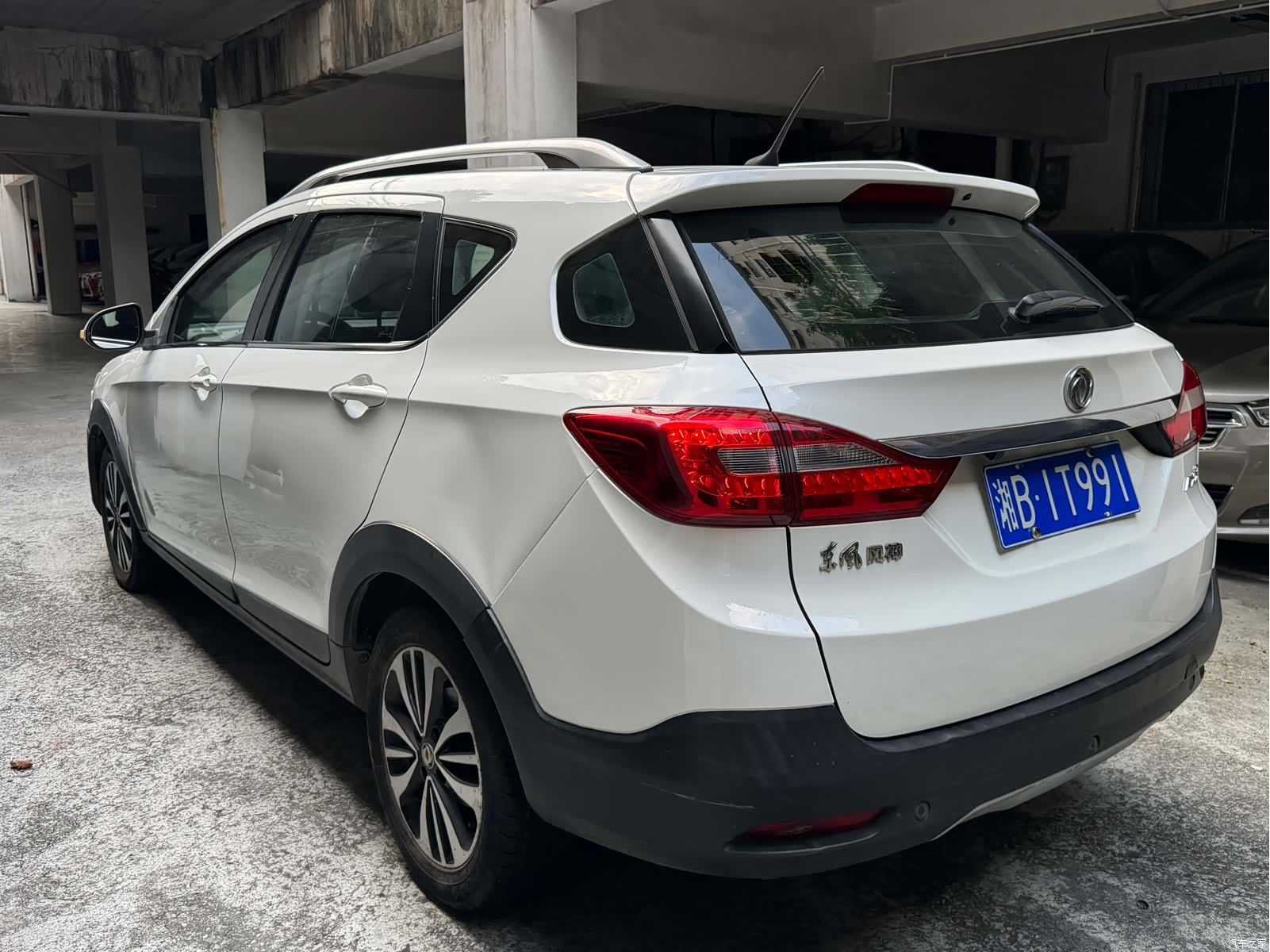 DongFeng AX3, 2016 7