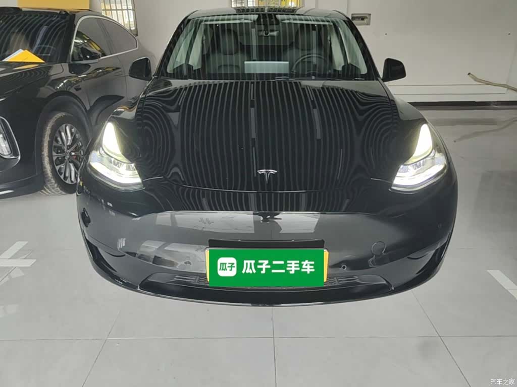 Tesla Model Y, 2023 3