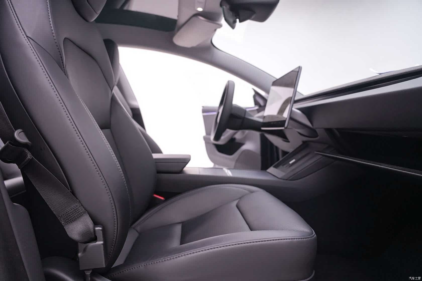 Tesla Model 3, 2024 26