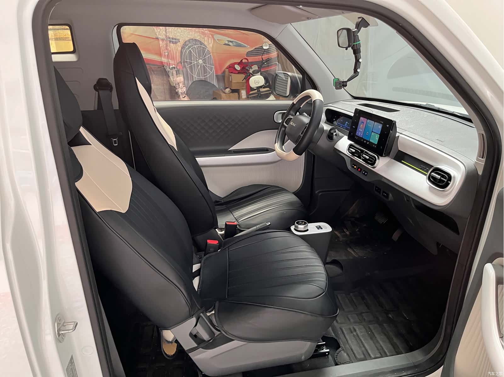Geely Panda, 2025 11