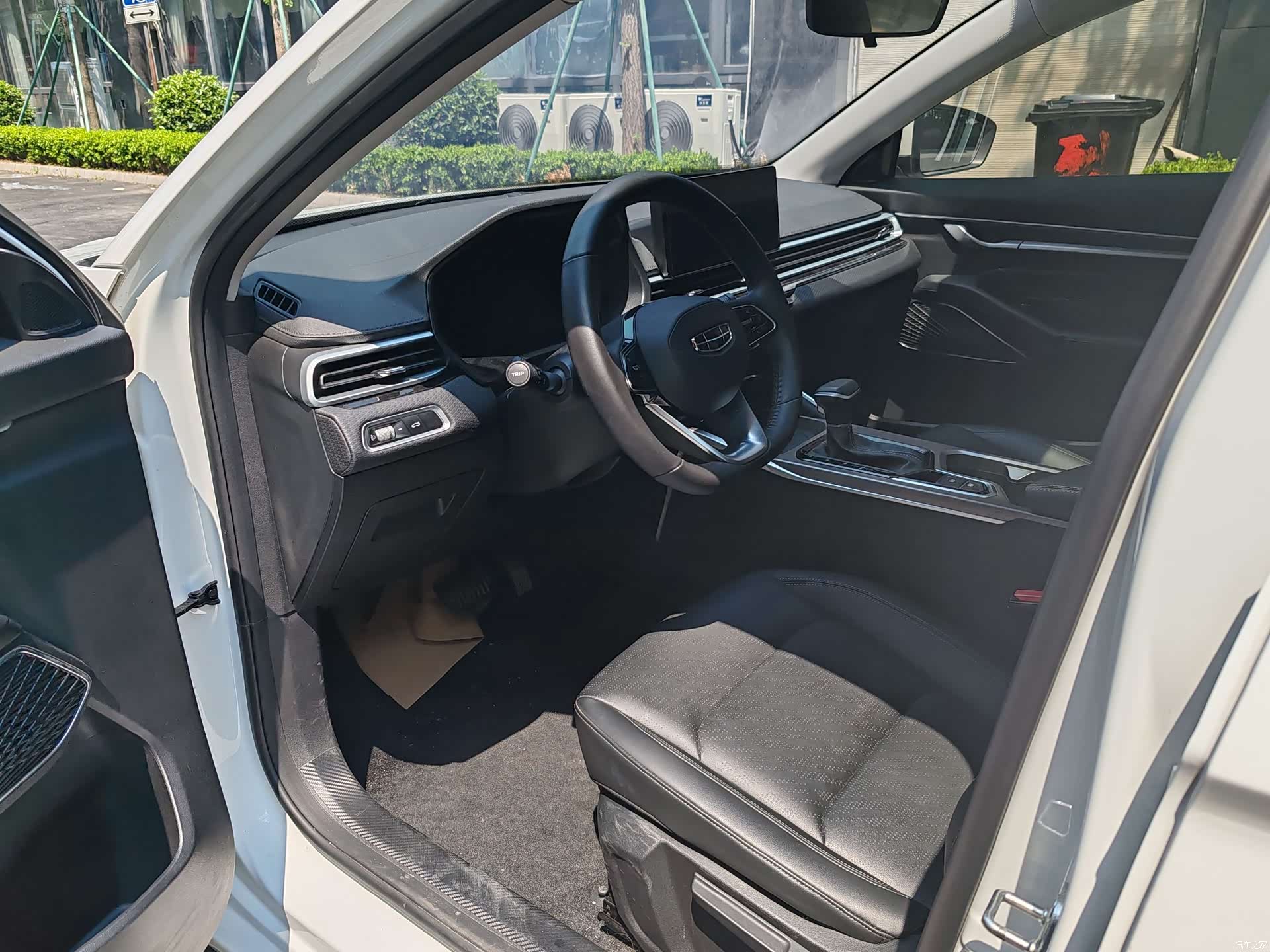 Geely Emgrand, 2022 6