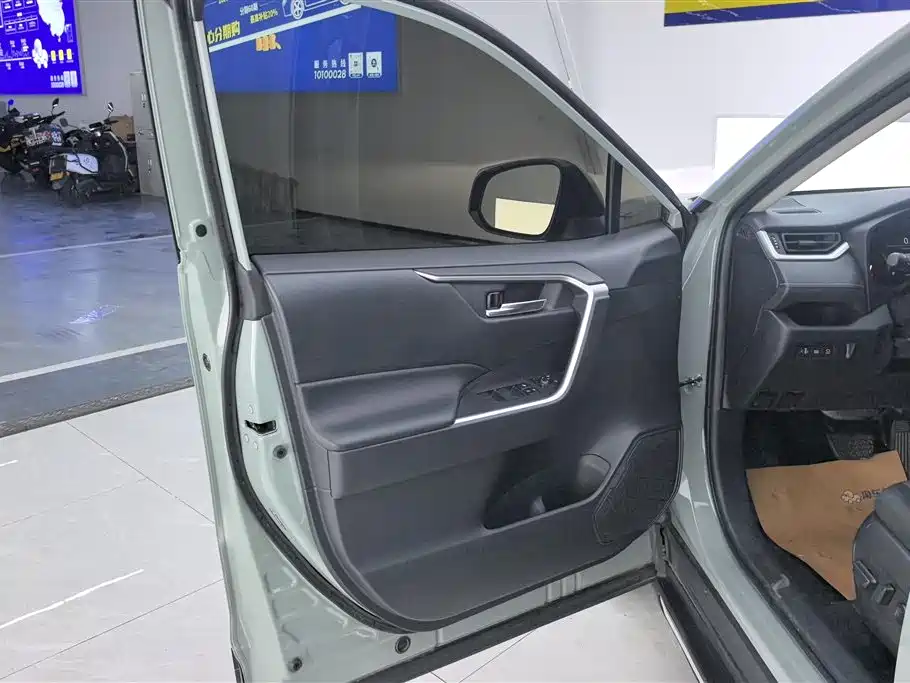 Toyota RAV4 Rongfang