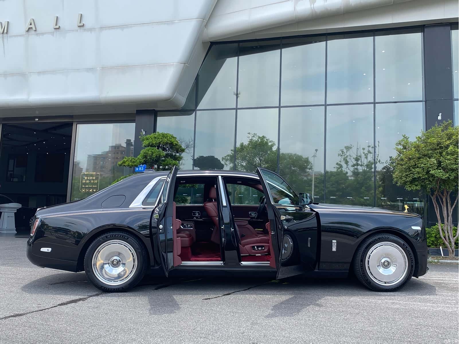 Rolls-Royce Phantom, 2019 10