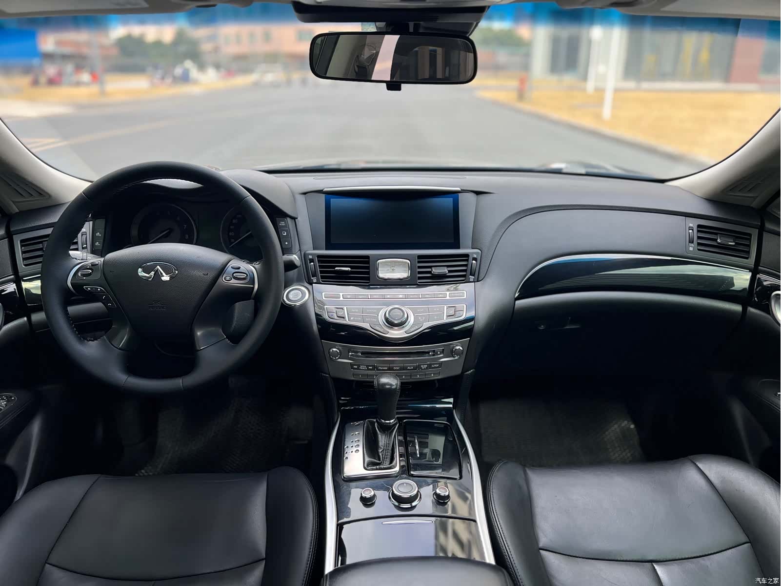 Infiniti Q70, 2018 12