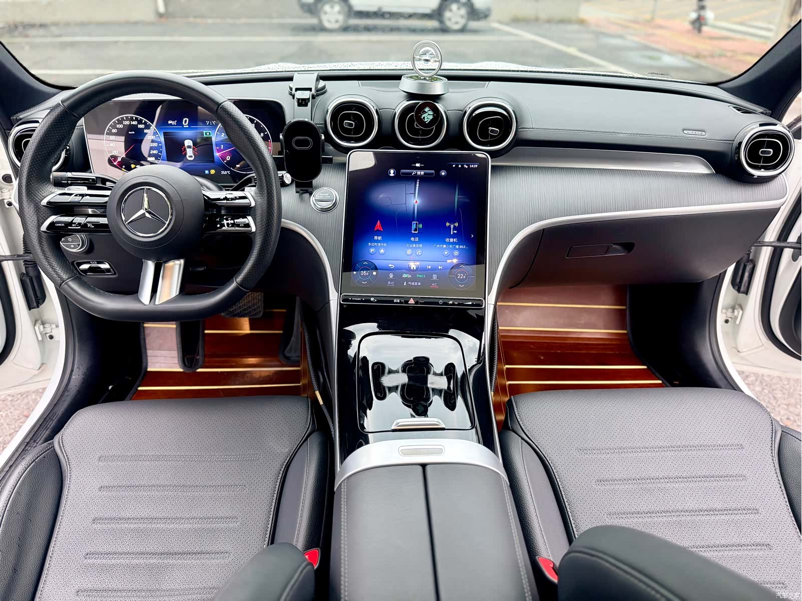 Mercedes-Benz C-Class, 2023 11