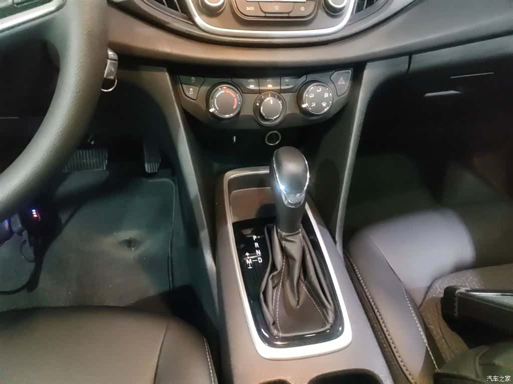 Chevrolet 320, 2019 14
