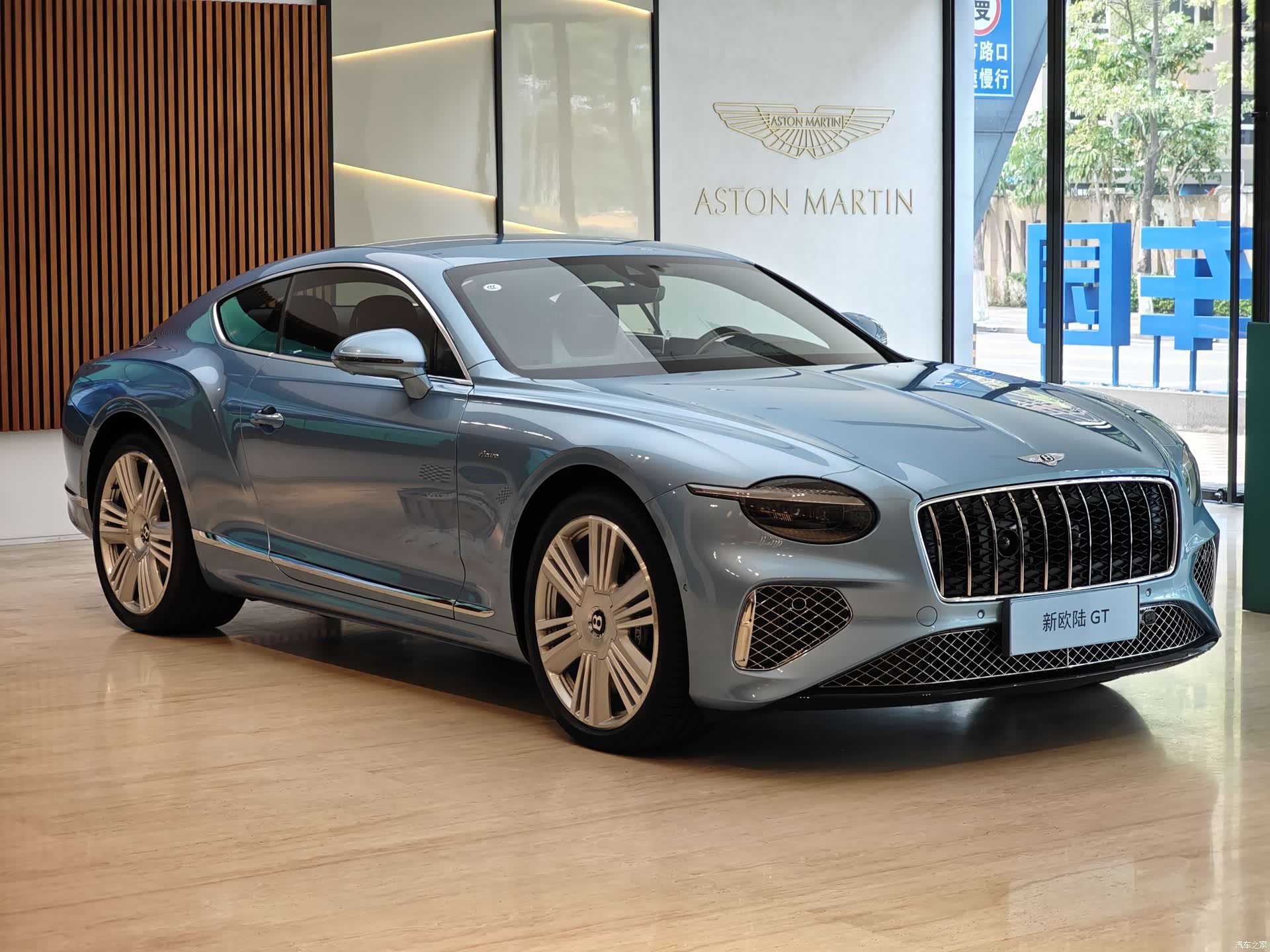 Bentley Continental GT, 2024 19