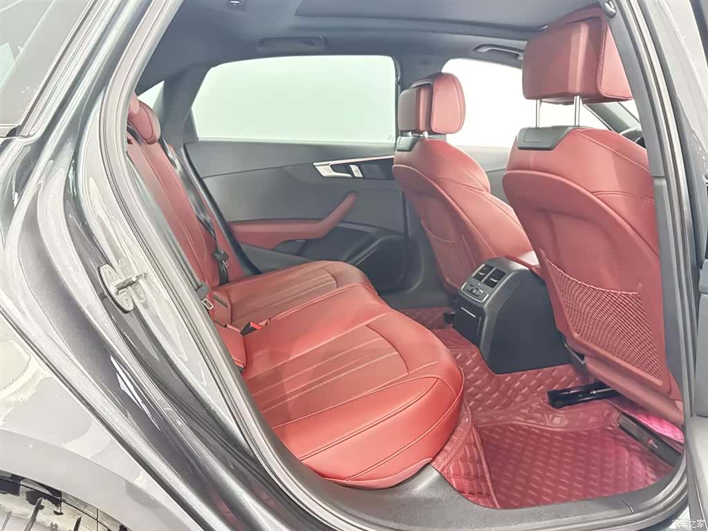 Audi A4L, 2025 14