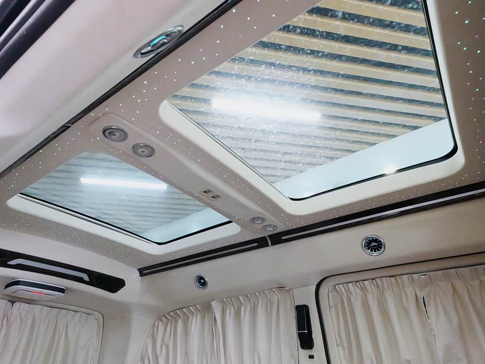 Mercedes-Benz V-class