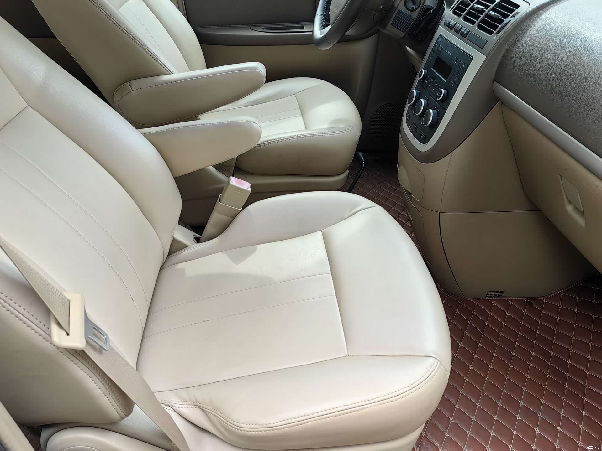 Buick GL8, 2016 8