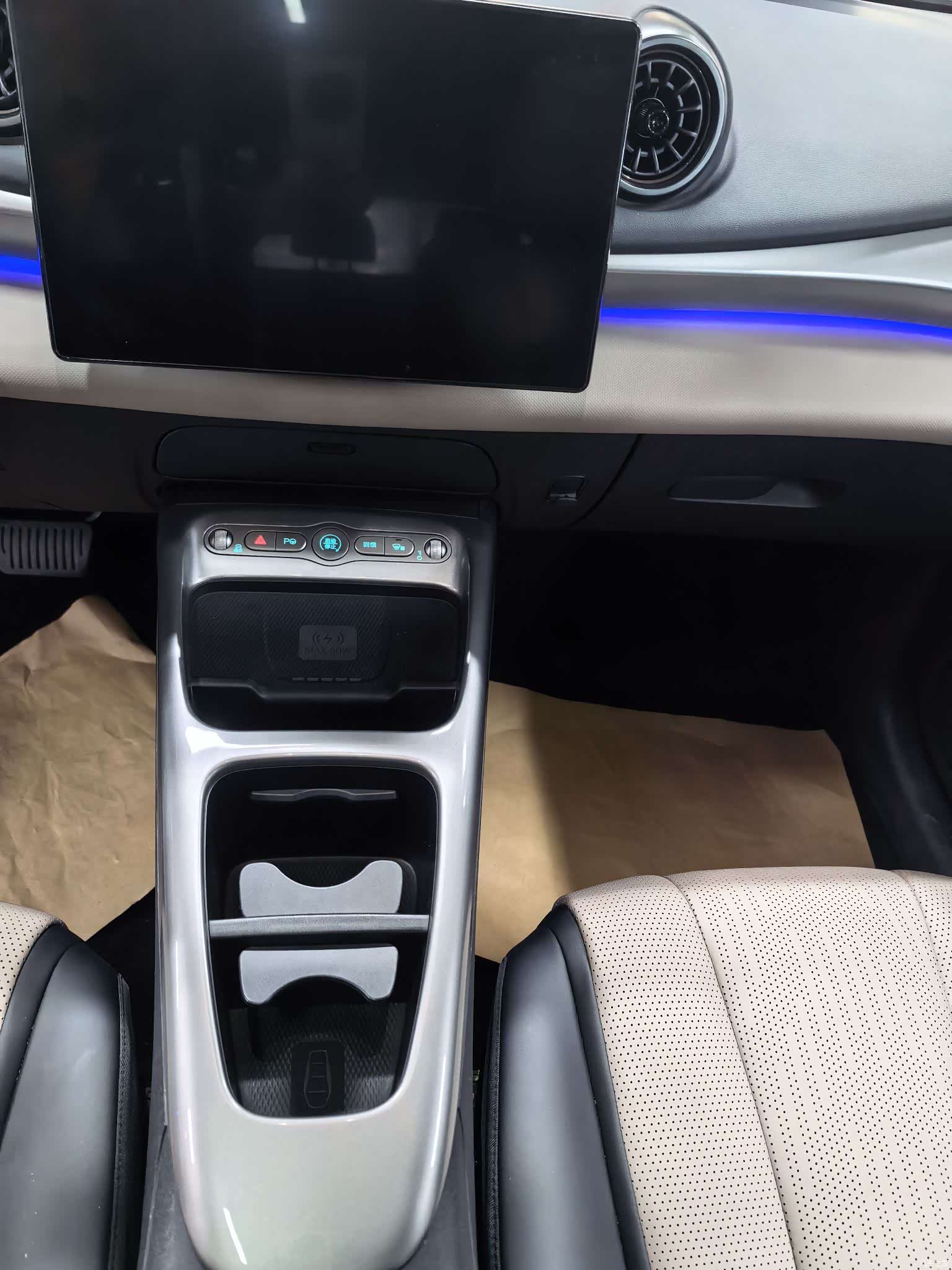 BYD Dolphin, 2025 все фото
