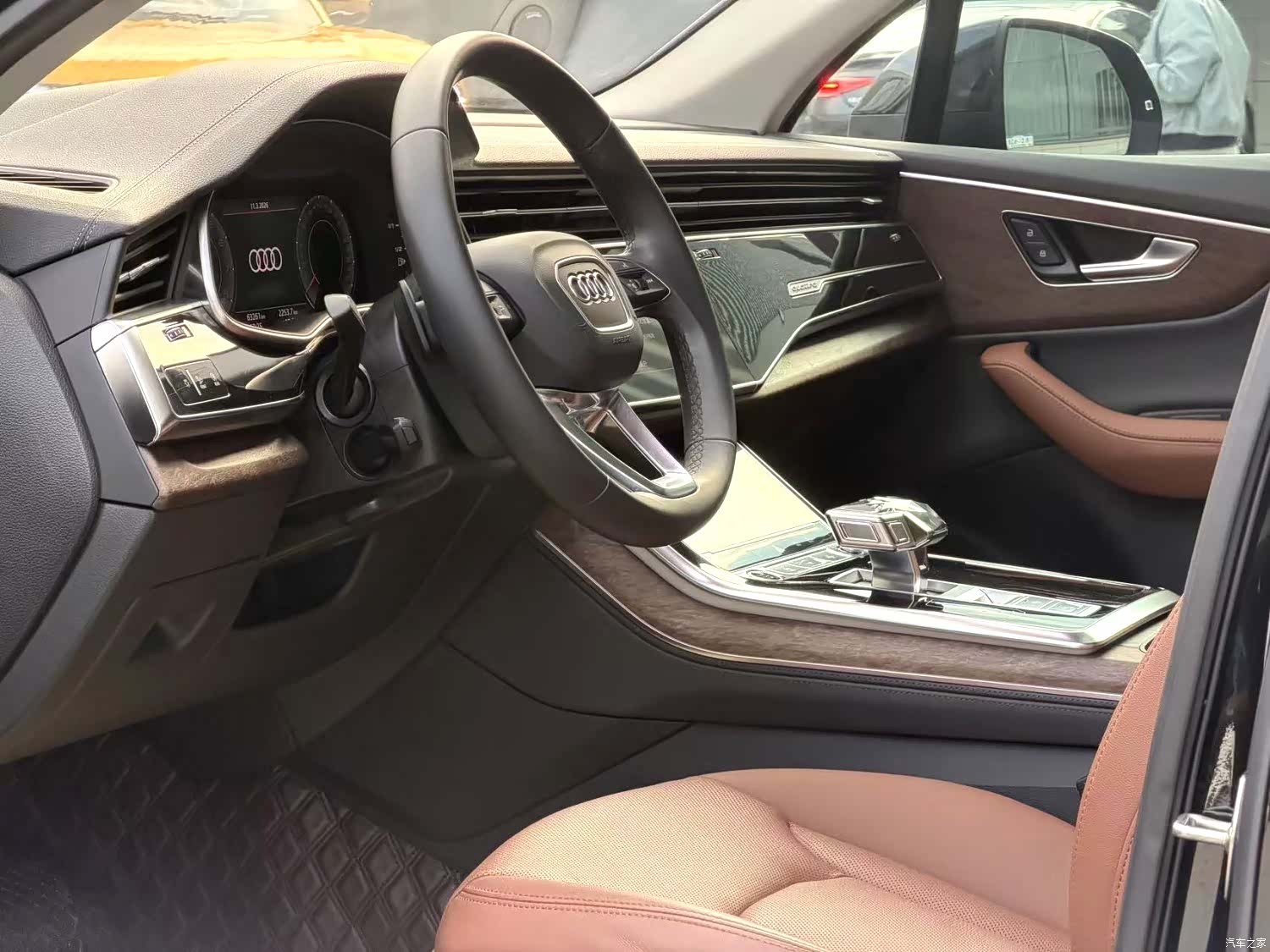 Audi Q7, 2023 все фото