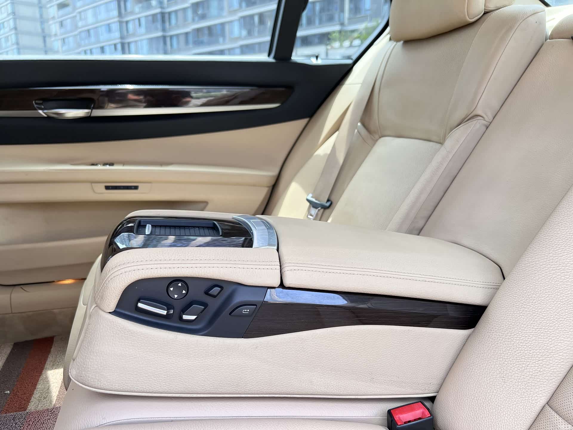 BMW 7 Series, 2010 13