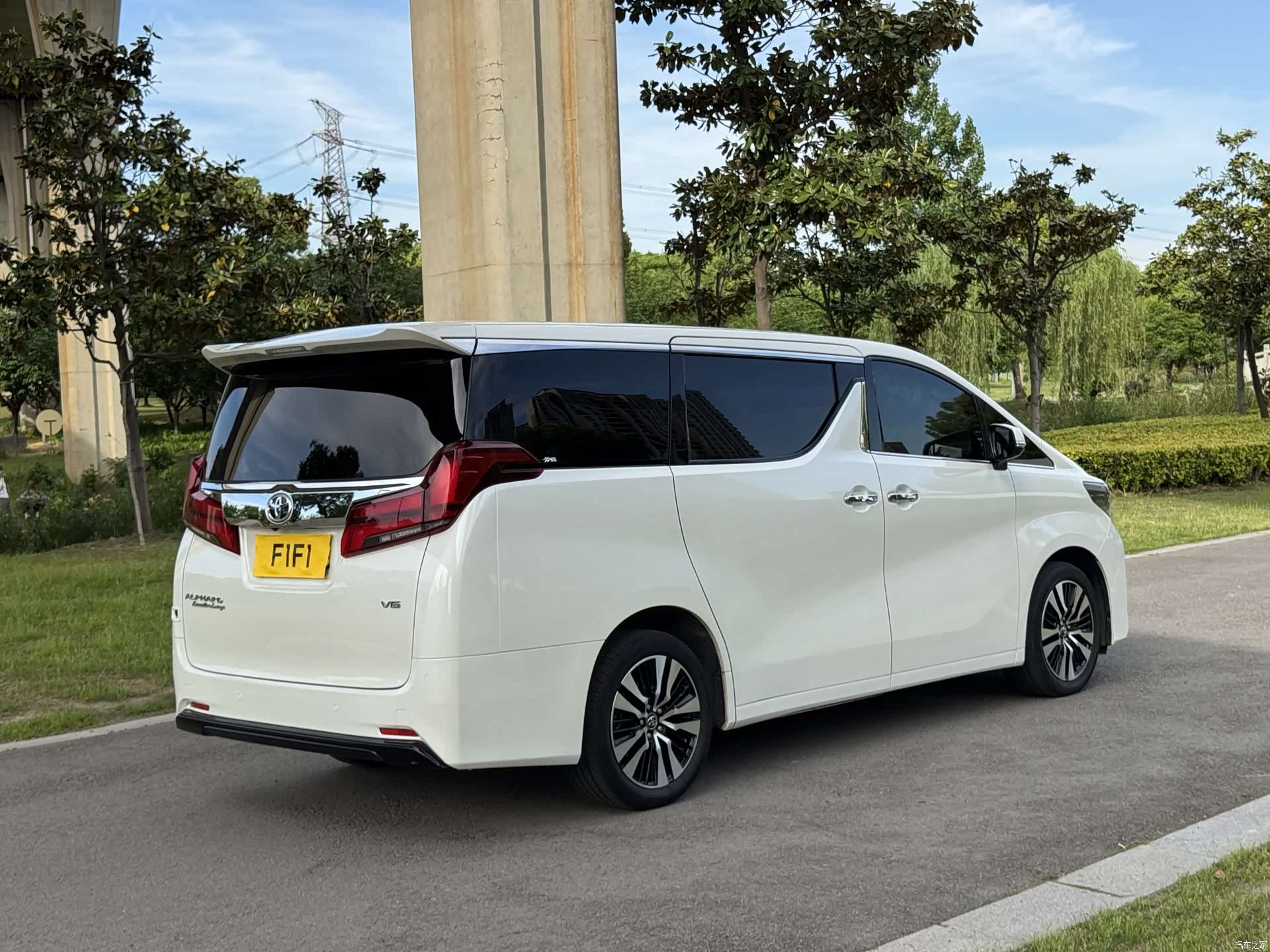 Toyota Alphard, 2019 3