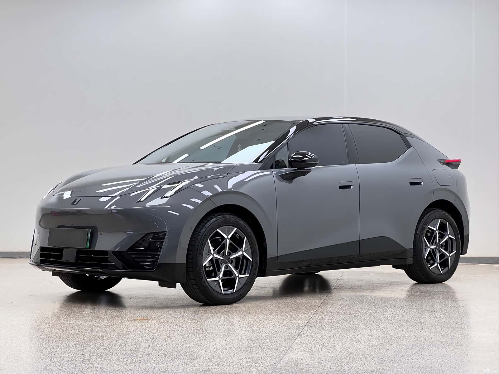 Lynk & Co 02