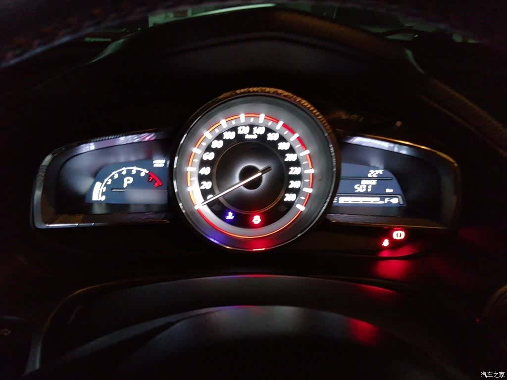 Mazda Mazda3, 2015 4