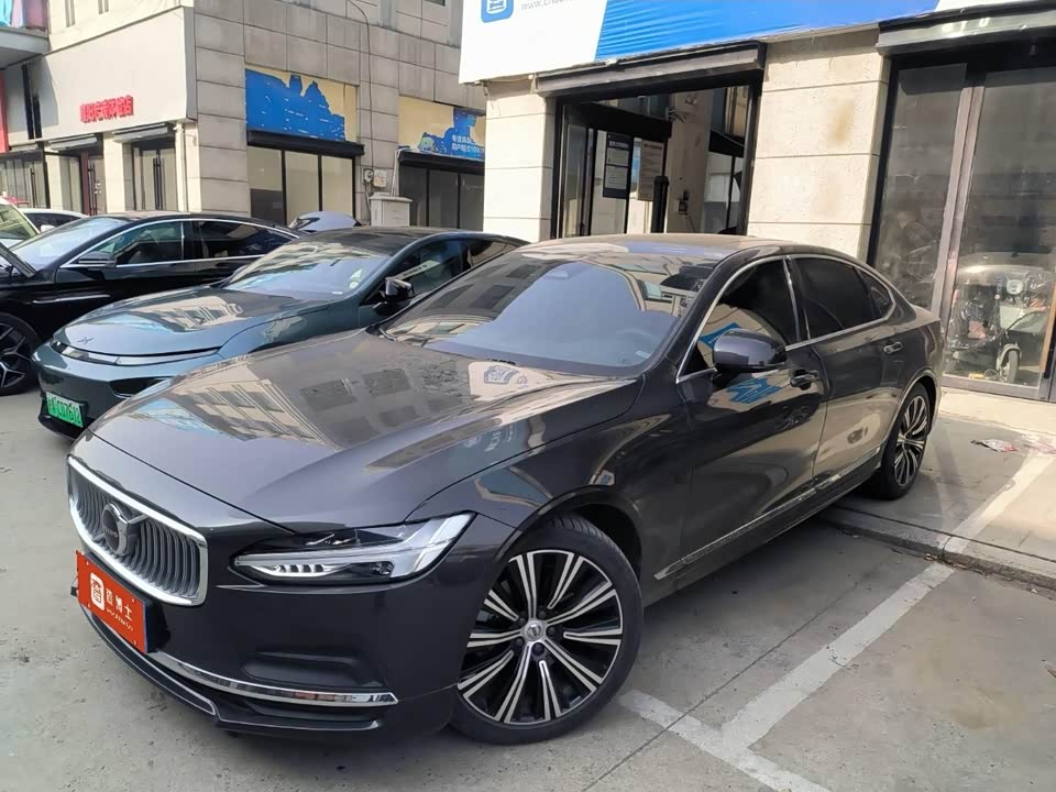 Volvo S90