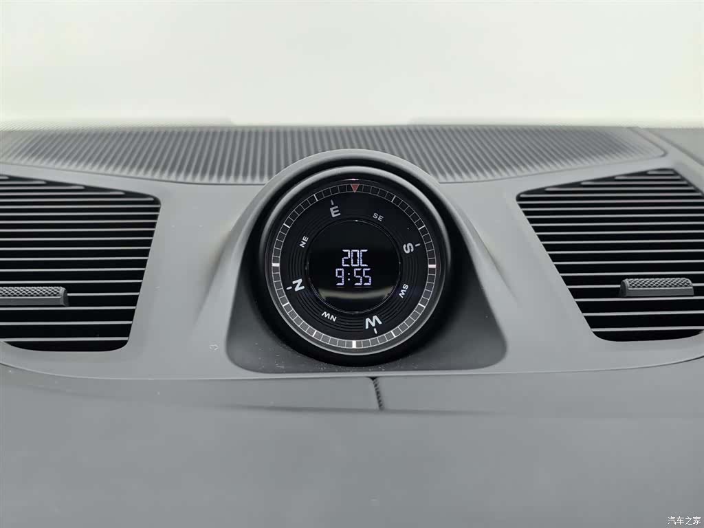 Porsche Cayenne, 2025 10