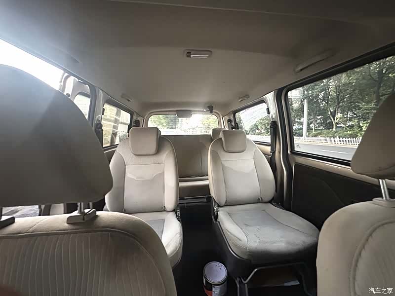 Wuling V, 2017 15