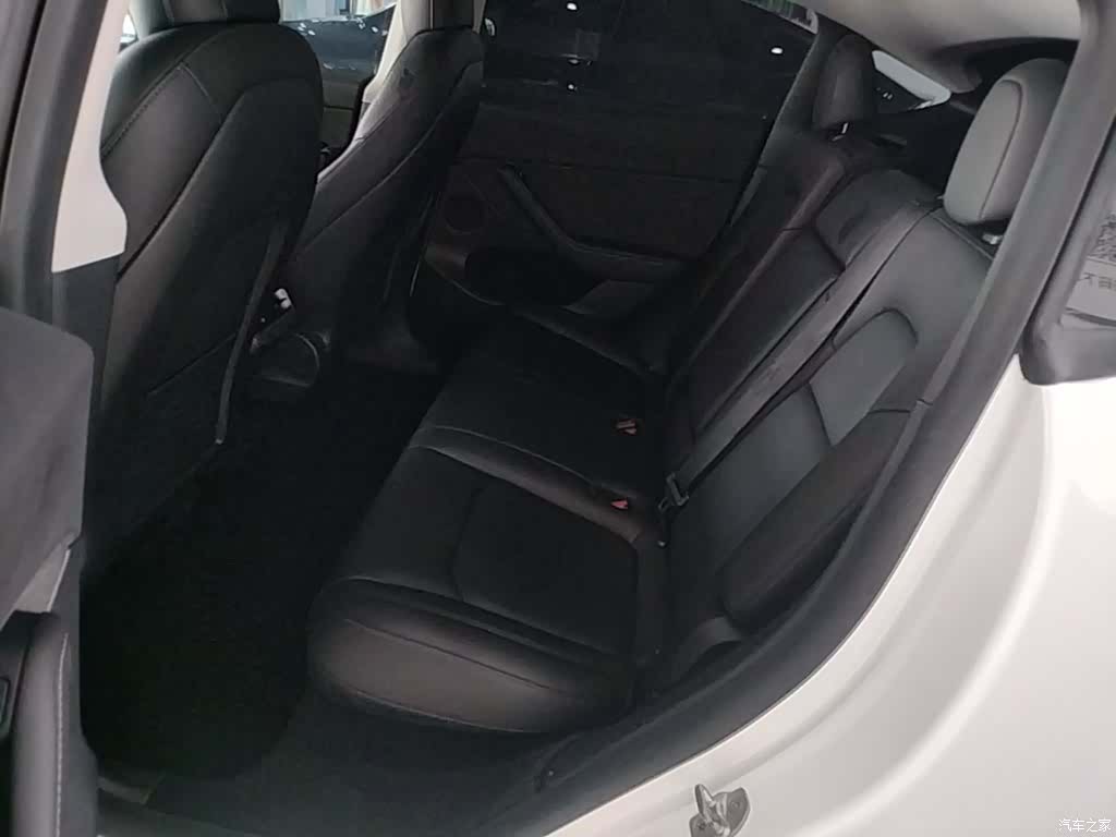 Tesla Model Y, 2021 17