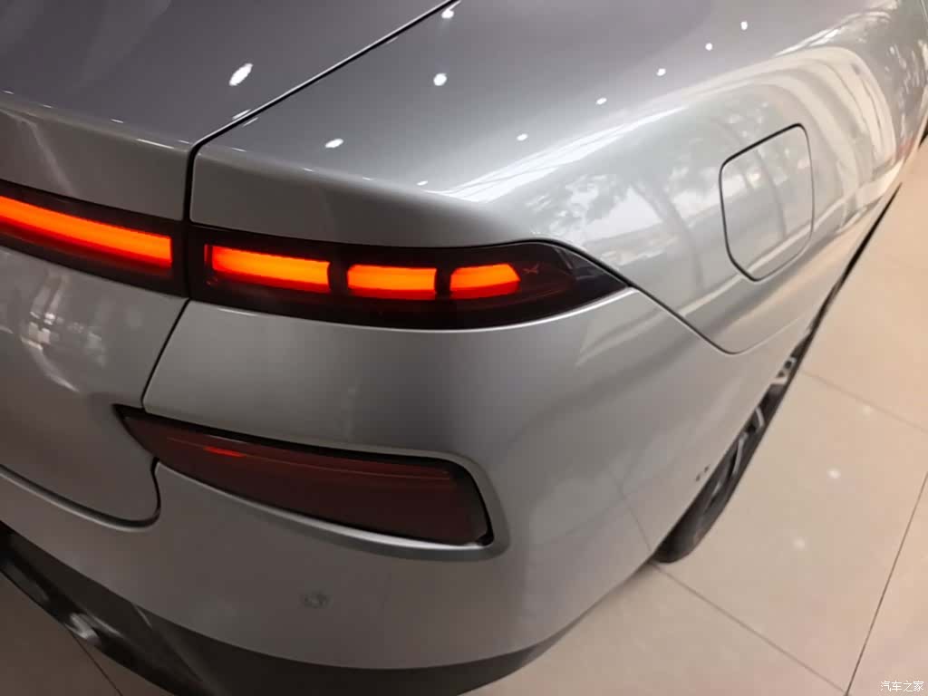 Xpeng P7, 2023 8