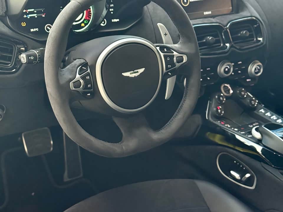 Aston Martin V8 Vantage