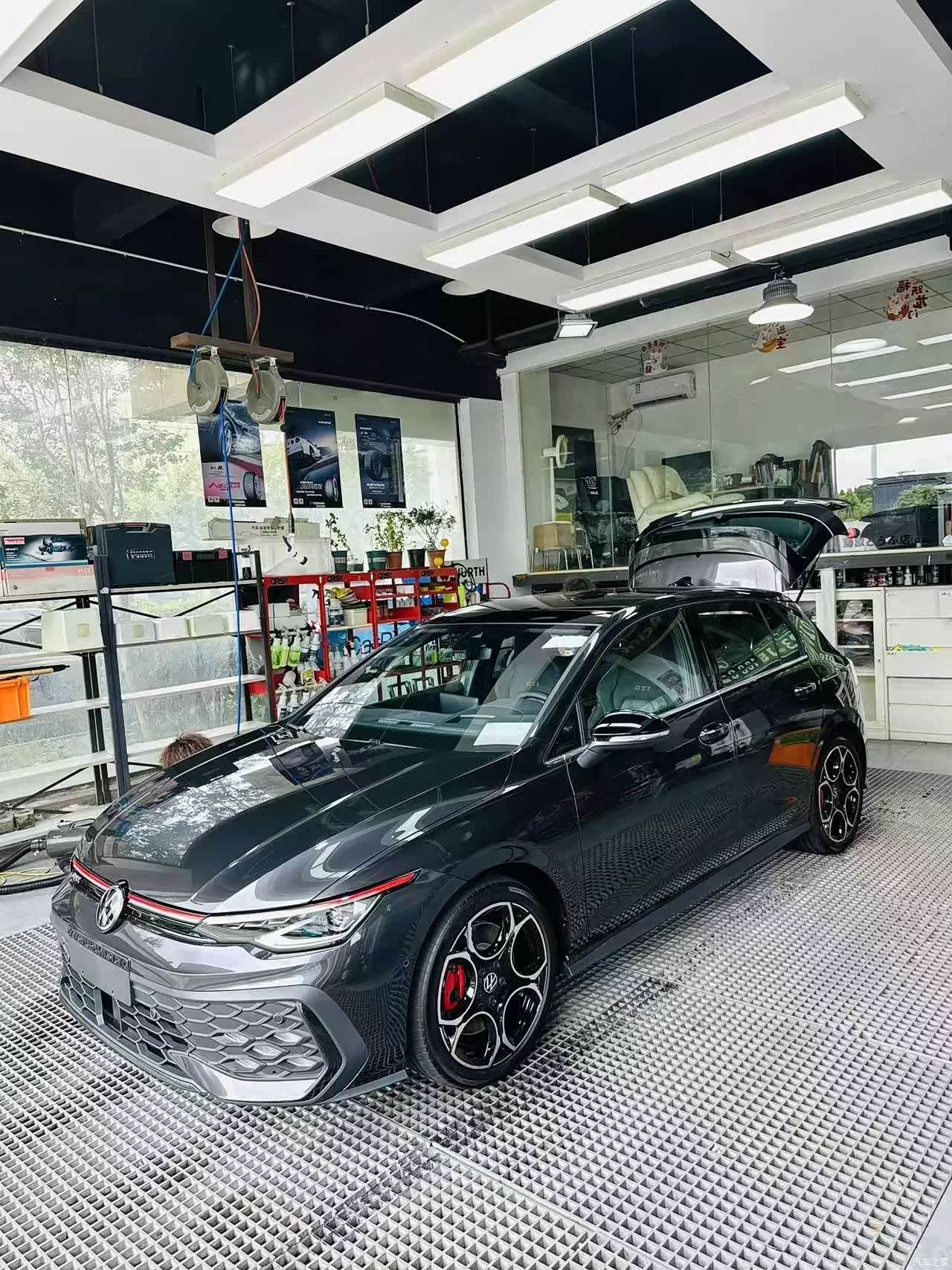 Volkswagen Golf, 2025 4