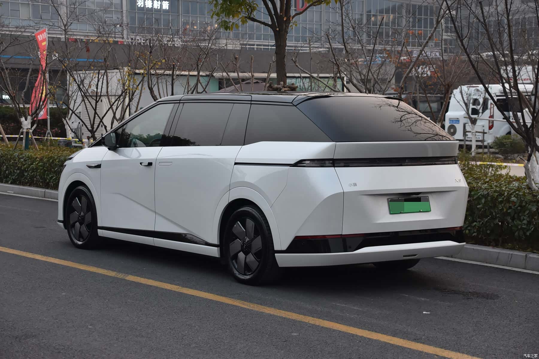 Xpeng X9, 2024 3