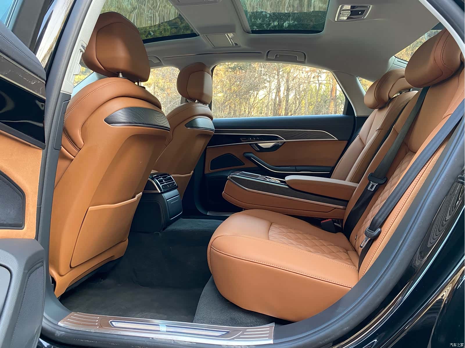 Audi A8L, 2023 все фото