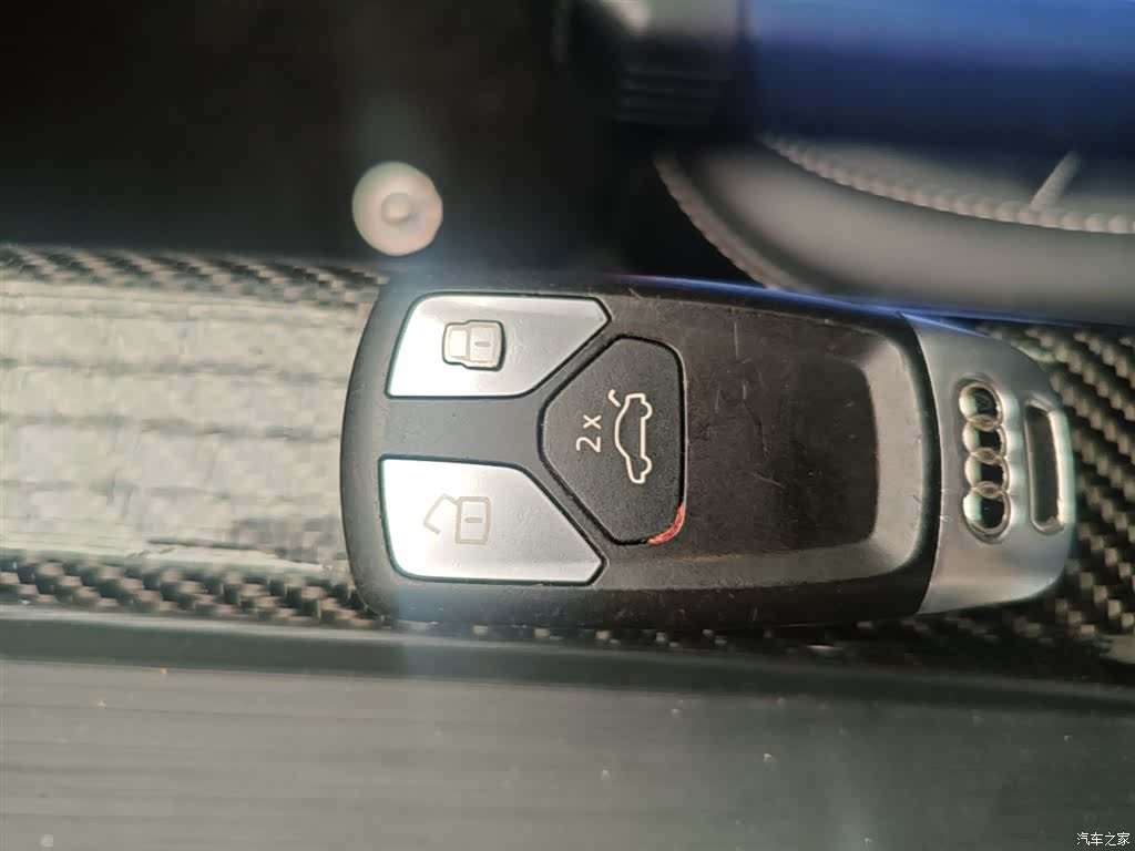 Audi A4L, 2019 9