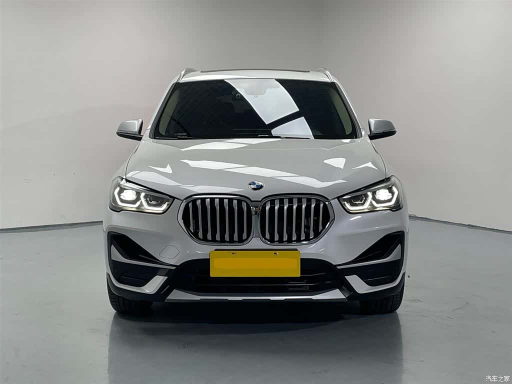 BMW X1, 2022 все фото