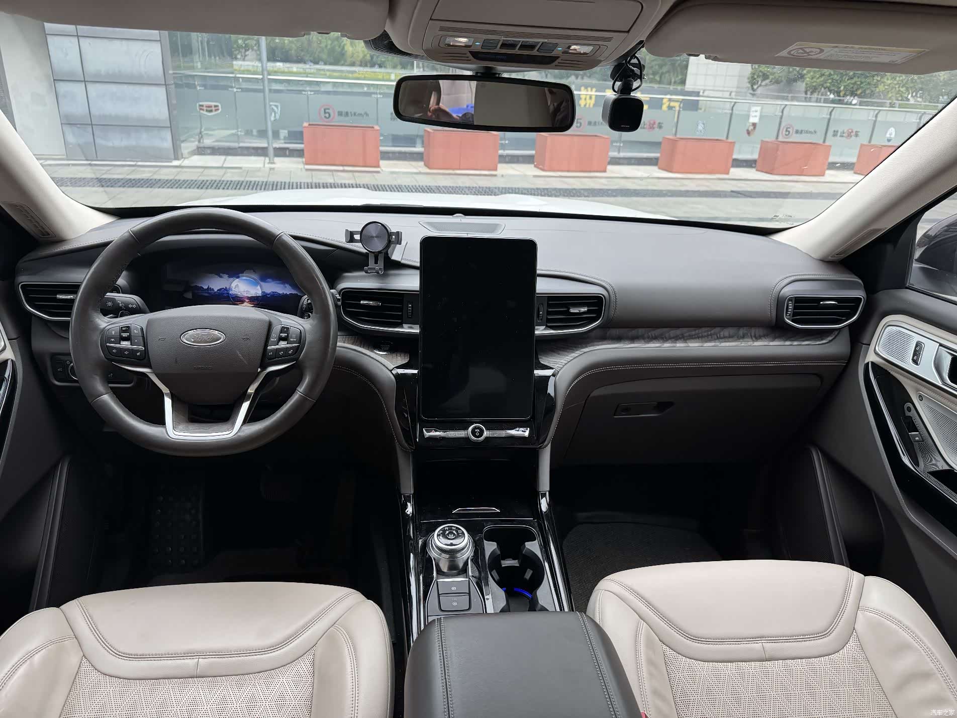 Ford Explorer, 2020 все фото