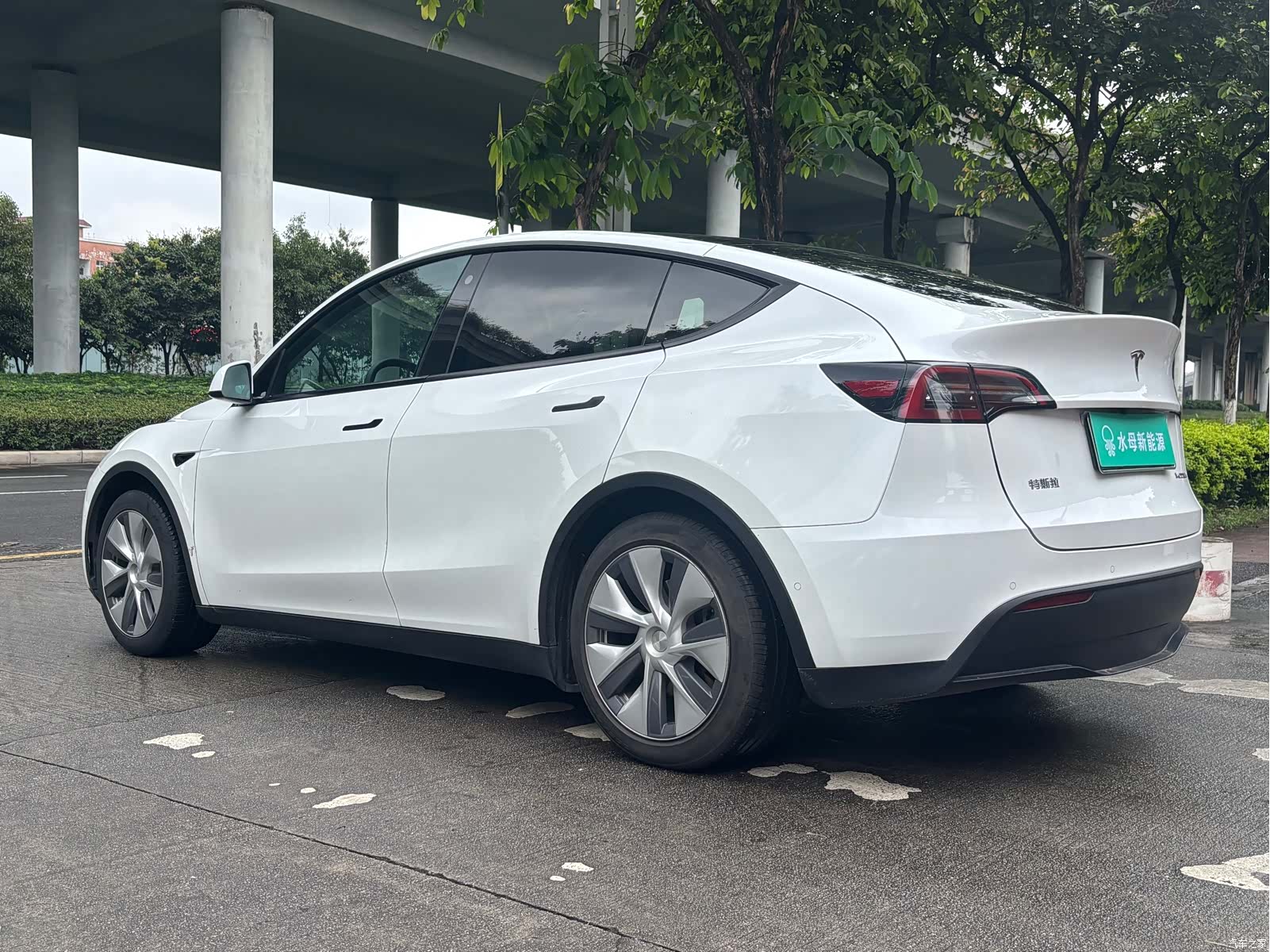 Tesla Model Y, 2022 4